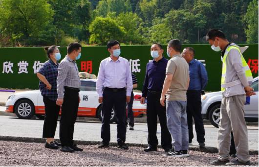 六安市公路管理處黨委書(shū)記、主任楊廣來(lái)一行蒞臨指導(dǎo)我司項(xiàng)目